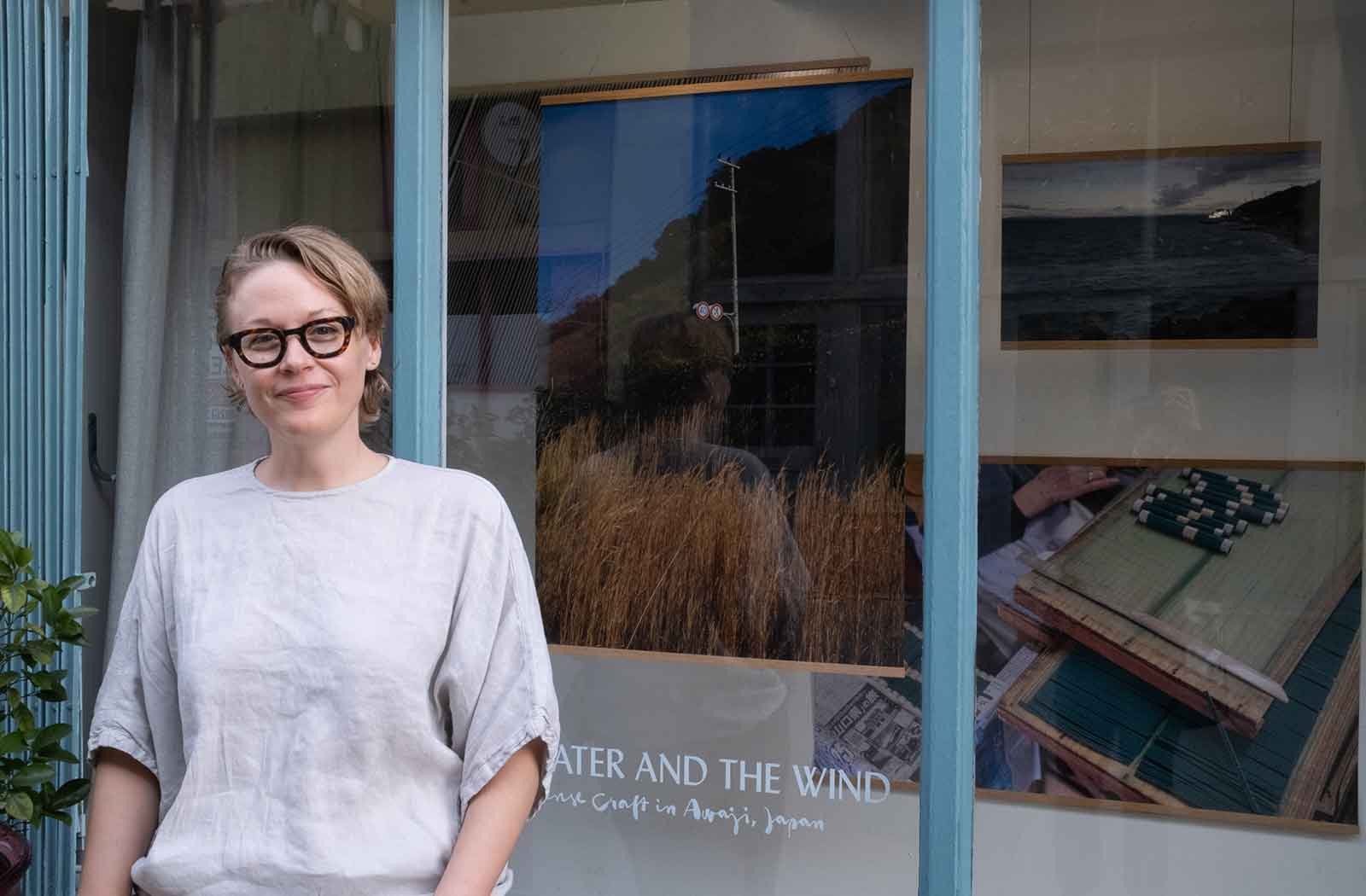アリアンナ・ペトリッチ「The Water and the Wind」：淡路島の工房で乾かされる線香のドキュメンタリー写真