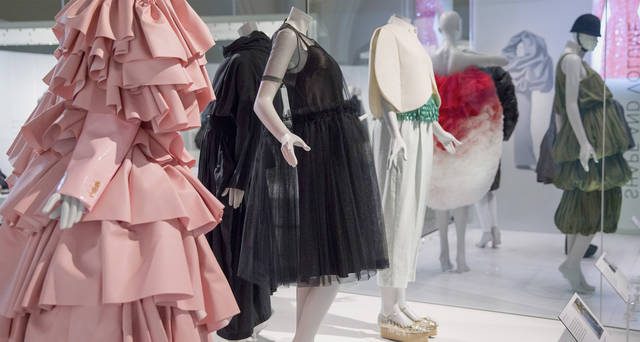 Balenciaga: Shaping Fashion.