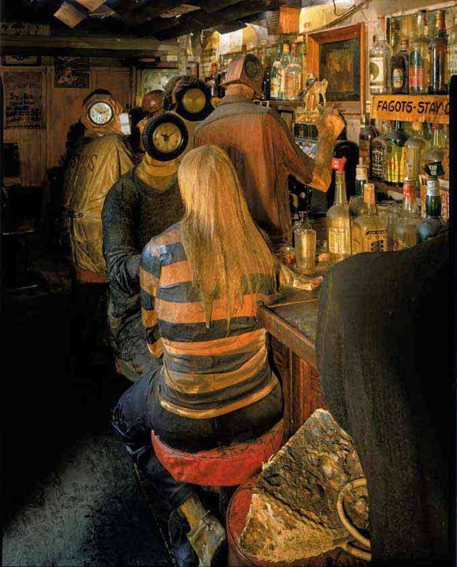エドワード・キーンホルツ「The Beanery」：顔が時計になった人物たちがいる、再現されたバーの内部