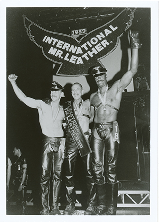 Guy Baldwin, International Mr. Leather 1989: hình ảnh chiếc quần da đen ôm sát