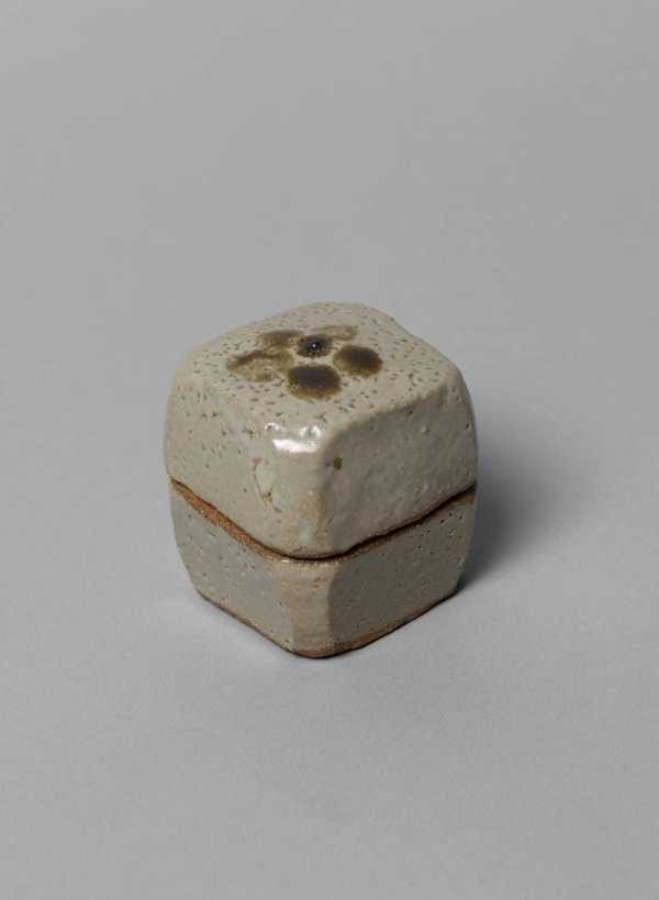 Hamada Shōji. Incense Box.