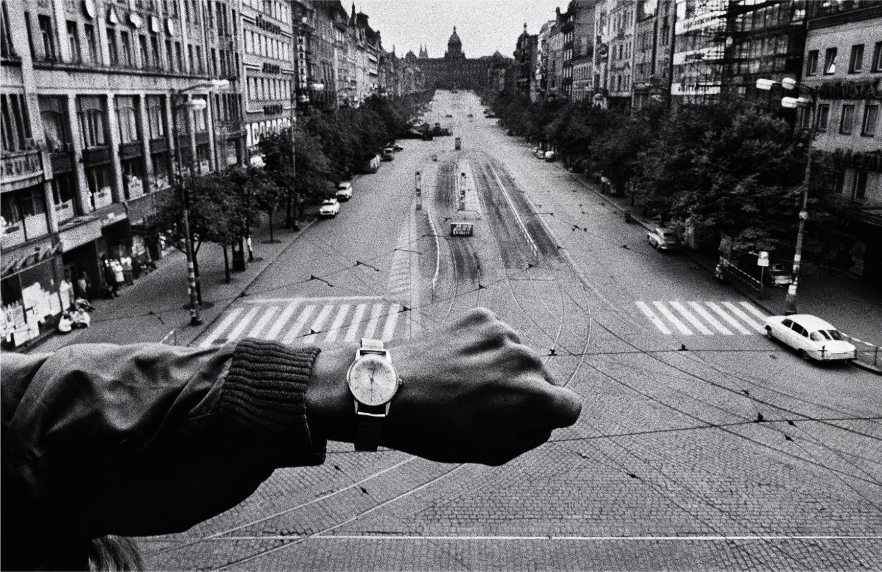 Josef Koudelka, Exiles: ảnh đen trắng từ loạt Exiles, chụp trong những năm lưu vong khắp châu Âu