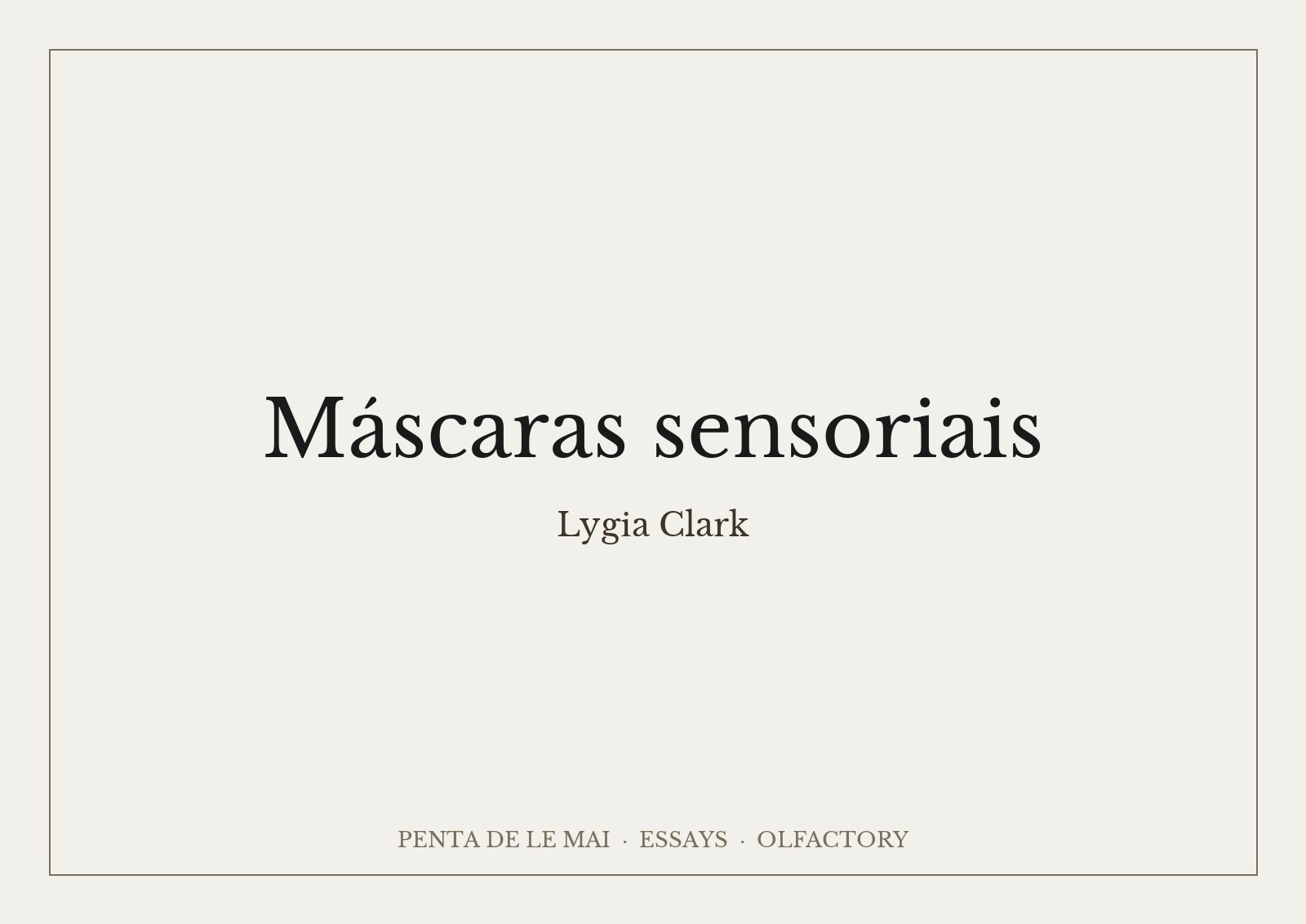 リジア・クラーク「Máscaras sensoriais」。長い鼻をもつ色とりどりの布のフード。目と耳の上に物が取りつけられている