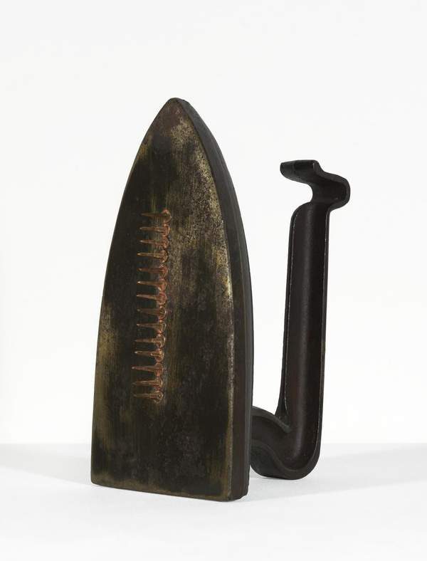 Man Ray. Cadeau.