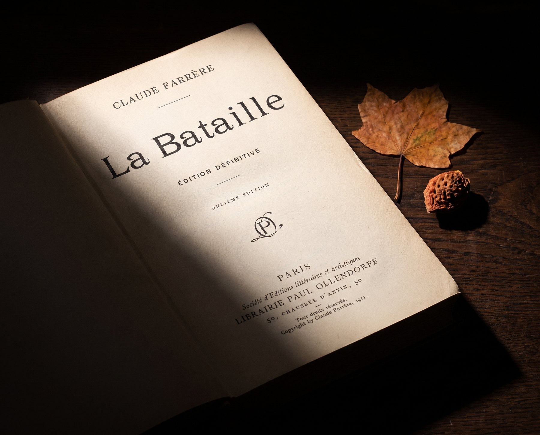 Trang bìa tiểu thuyết La Bataille của Claude Farrère