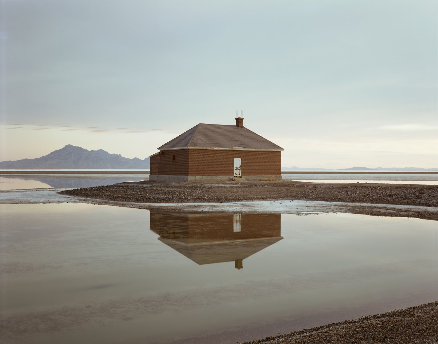 Richard Misrach, Desert Cantos: phong cảnh sa mạc Tây Nam nước Mỹ, ảnh màu khổ lớn