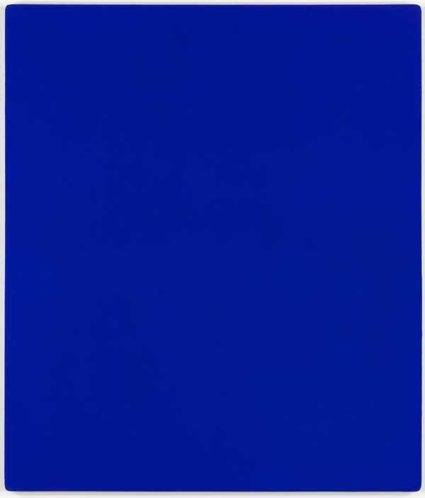 Yves Klein, IKB 79: tấm toan hình chữ nhật đứng phủ kín một màu xanh lam đậm, bề mặt mịn như nhung